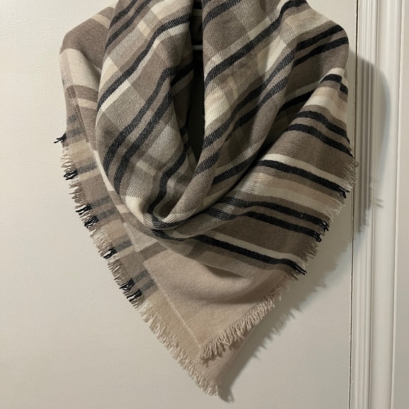 J Crew Plaid Scarf 46 x 46 inches - Picture 1 of 6